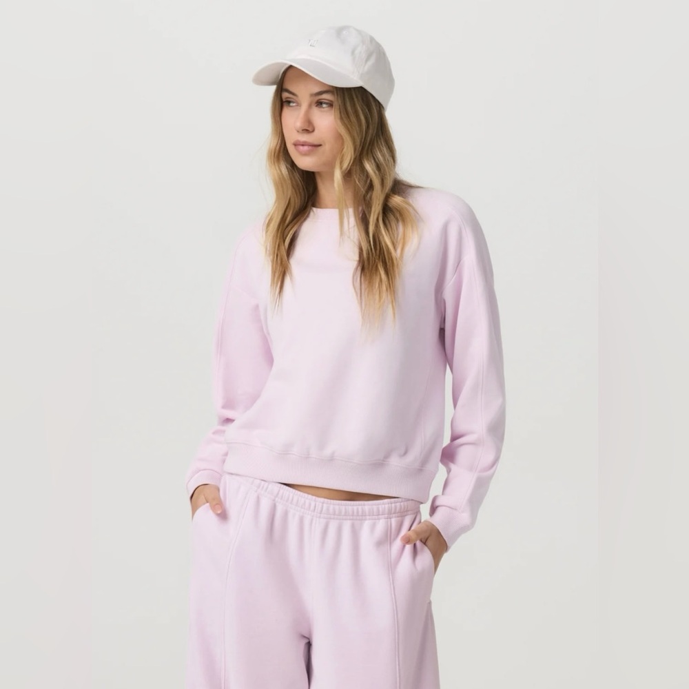 NWT Vuori Sedona Seams Crew Sweatshirt XS $108 Lilac Breeze SOLD OUT - Picture 4 of 9
